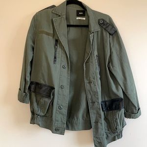 BDG army green jacket ❄️3 for $20 ❄️